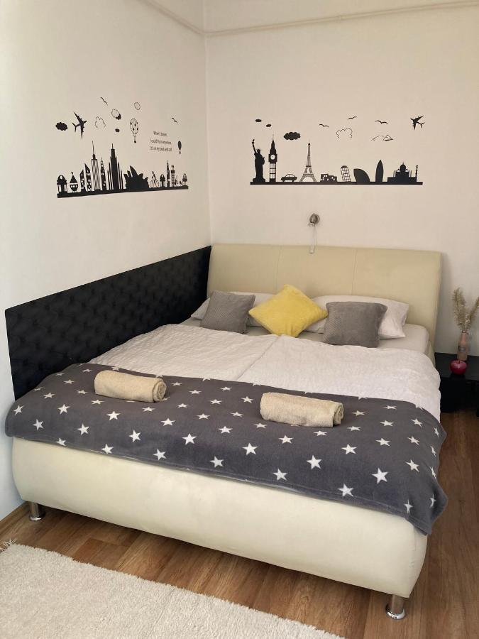 Origo Apartman เอ็กเกอร์ ภายนอก รูปภาพ