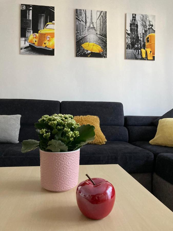 Origo Apartman เอ็กเกอร์ ภายนอก รูปภาพ
