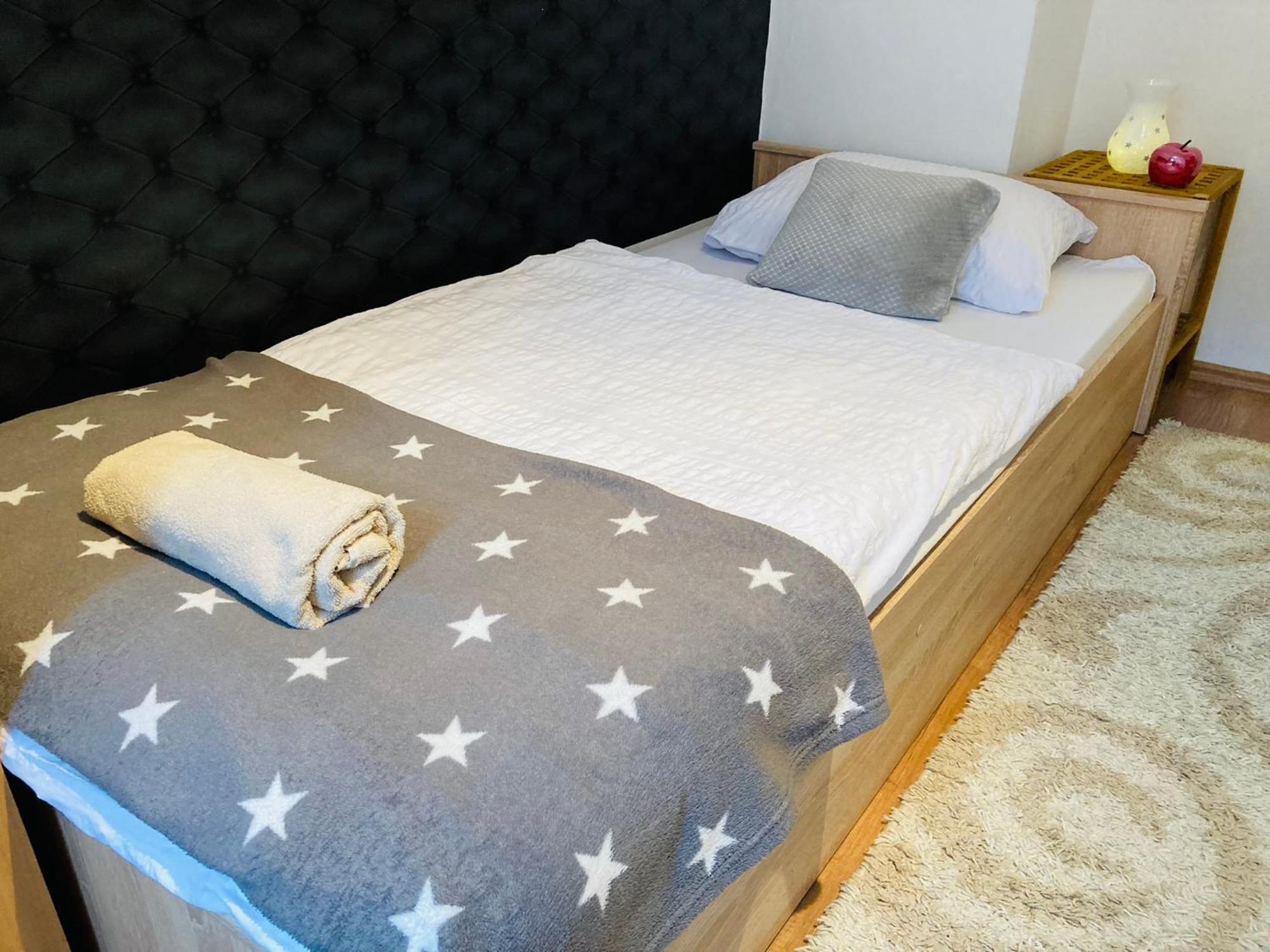 Origo Apartman เอ็กเกอร์ ภายนอก รูปภาพ