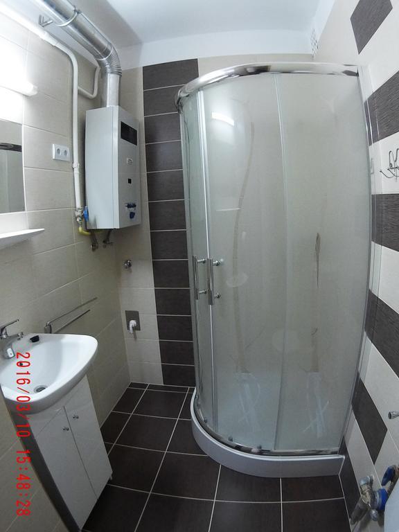 Origo Apartman เอ็กเกอร์ ภายนอก รูปภาพ